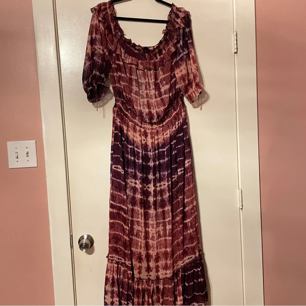 Summer dress in tie and dye. Off shoulders, maxi dress - Picture 3 of 5